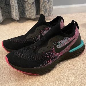 Nike Flyknit Reacts